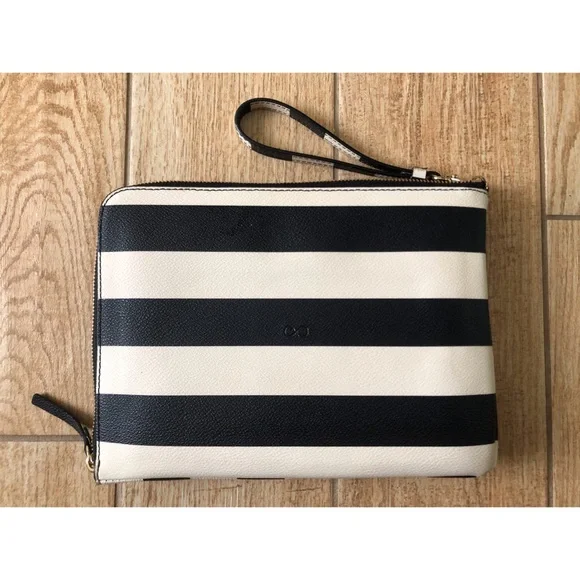 Kate Spade/Everpurse Phone Charging wristlet - Picture 7 of 9